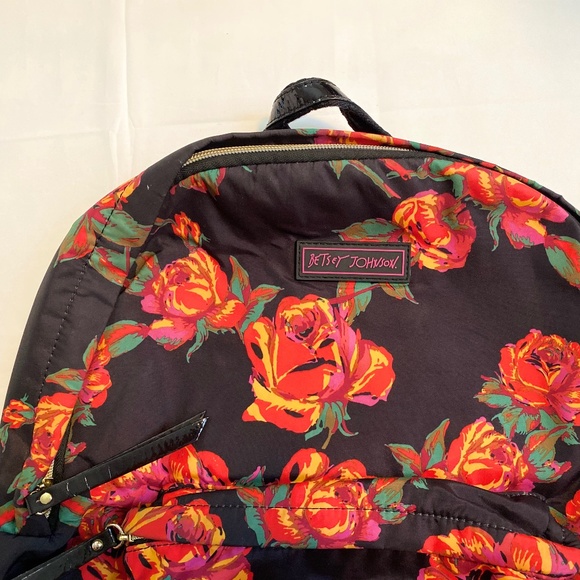 VTG Betsey Johnson Floral backpack - Picture 2 of 10